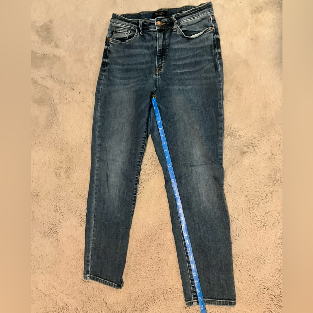 2/$25 Judy Blue Dark Wash Women Jeans.
Waist 15”